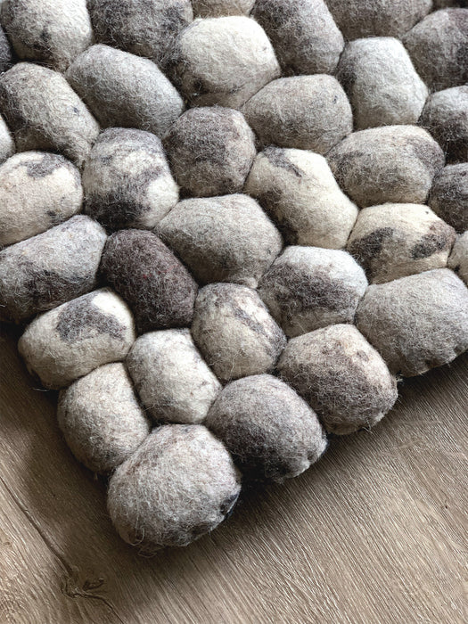 Modern Loom Pebbles Gray - Brown