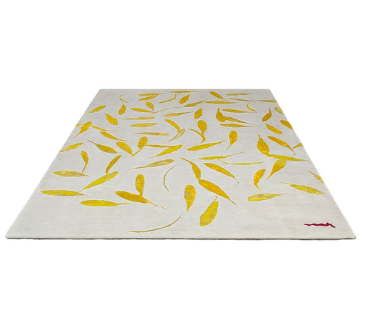 Flutter A silk area rug'